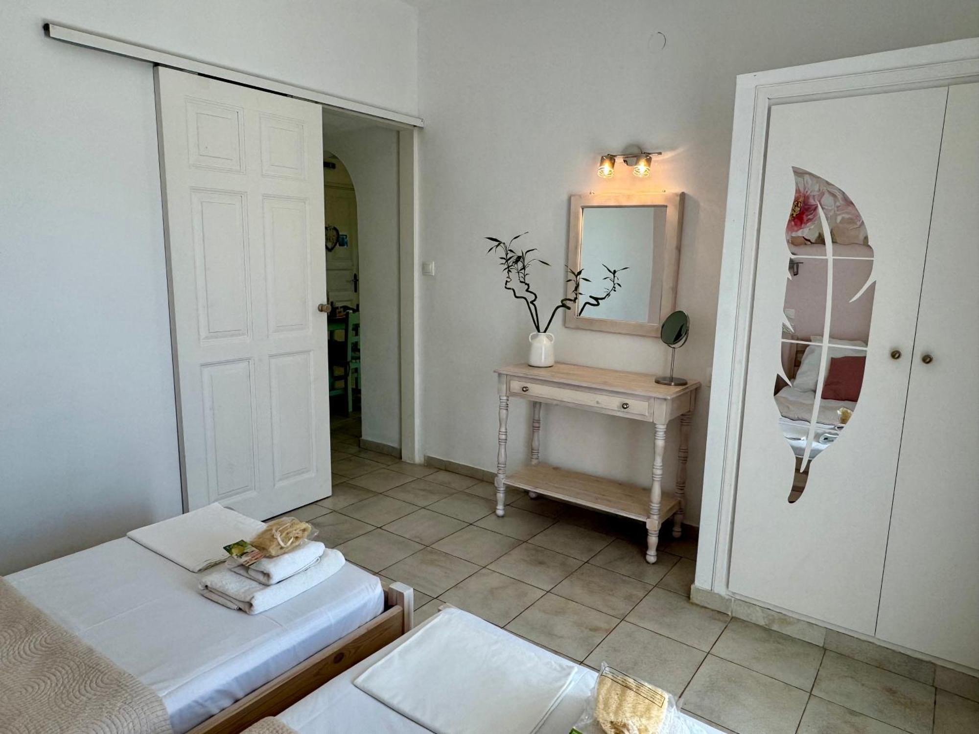 Sungate Villas Almiros Beach Exterior photo